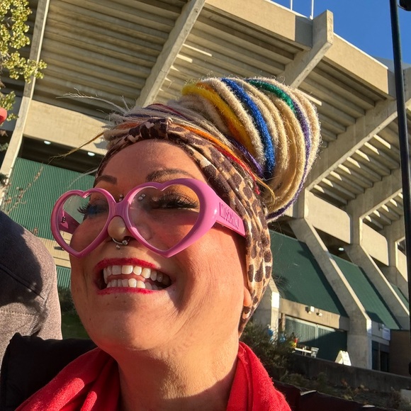 Meet your Posher, Rainbow. - Picture 1 of 1